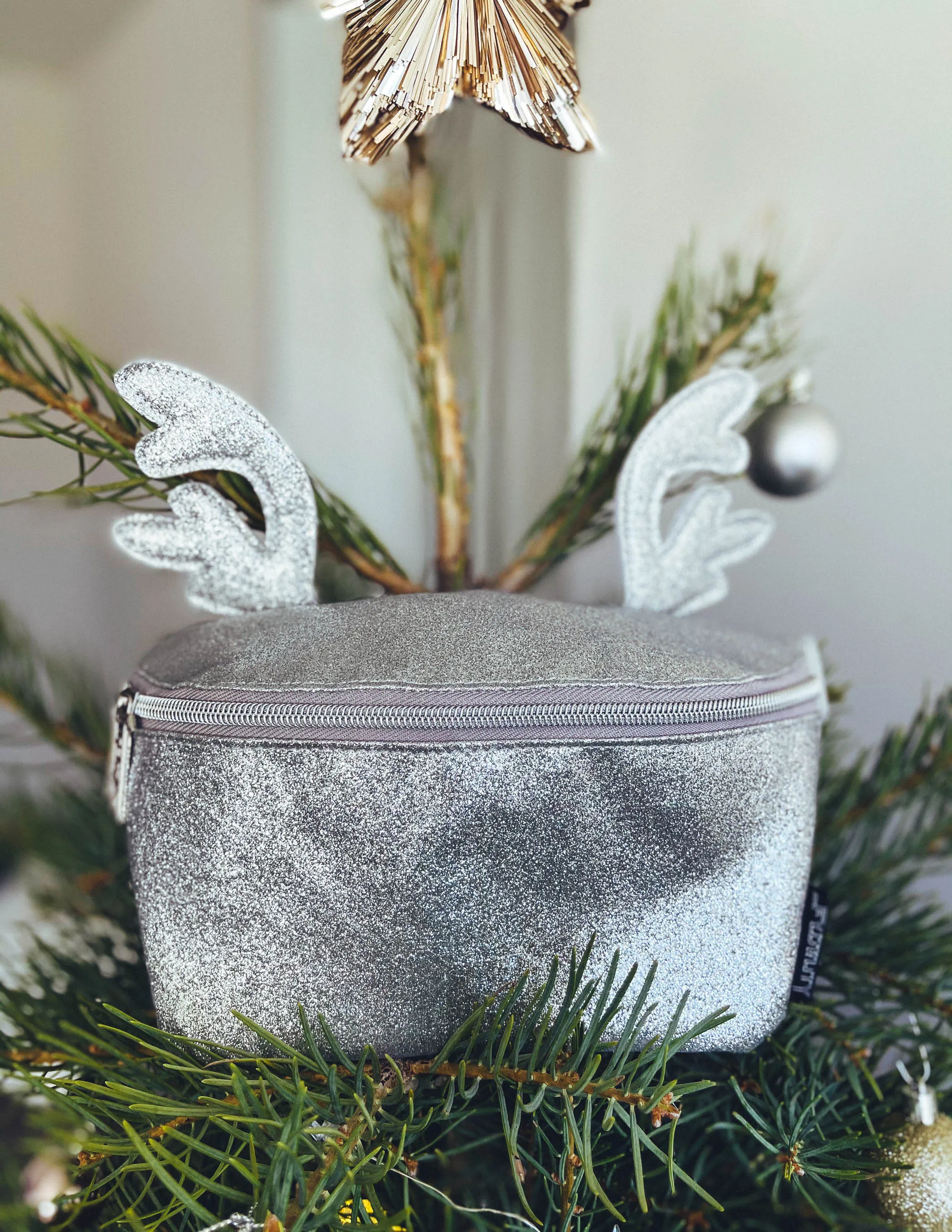 HOLO.DAZE Fanny Pack: Glitter Reindeer Silver